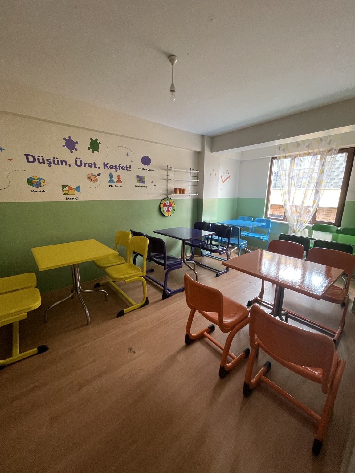 Ayraç Akademi’nin düşünme ve keşfetme temalı sınıfı